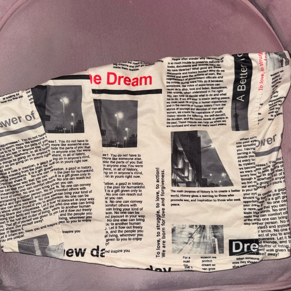 NEW WITHOUT TAGS! 💖Black and White Newspaper Print Crop Top Size Large